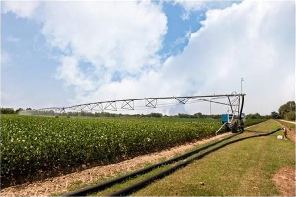 Irritech two wheel linear irrigator technical view